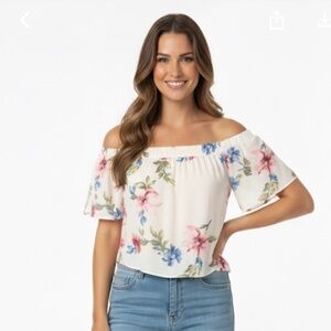 ALYTHEA size small white floral flirty crop top